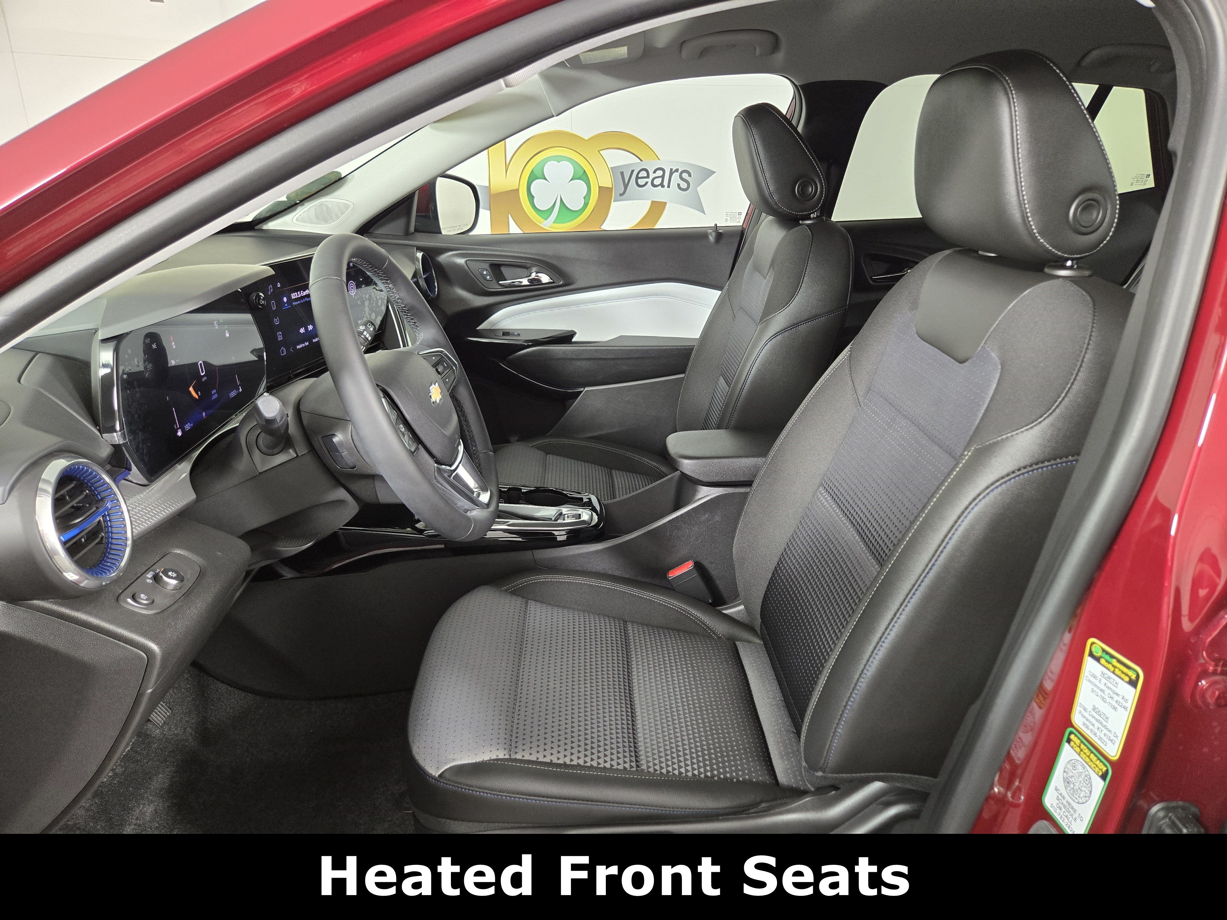 Certified 2025 Chevrolet Trax LT w/ LT Convenience Package FWD image 11