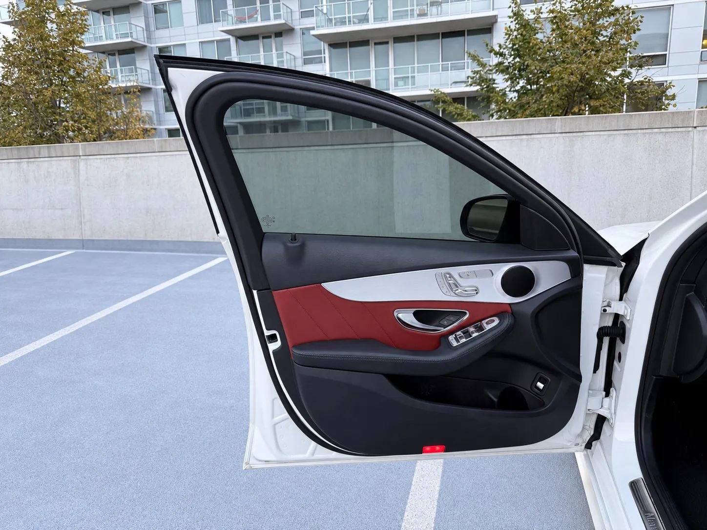Used 2019 Mercedes-Benz C 300 4MATIC Sedan image 16