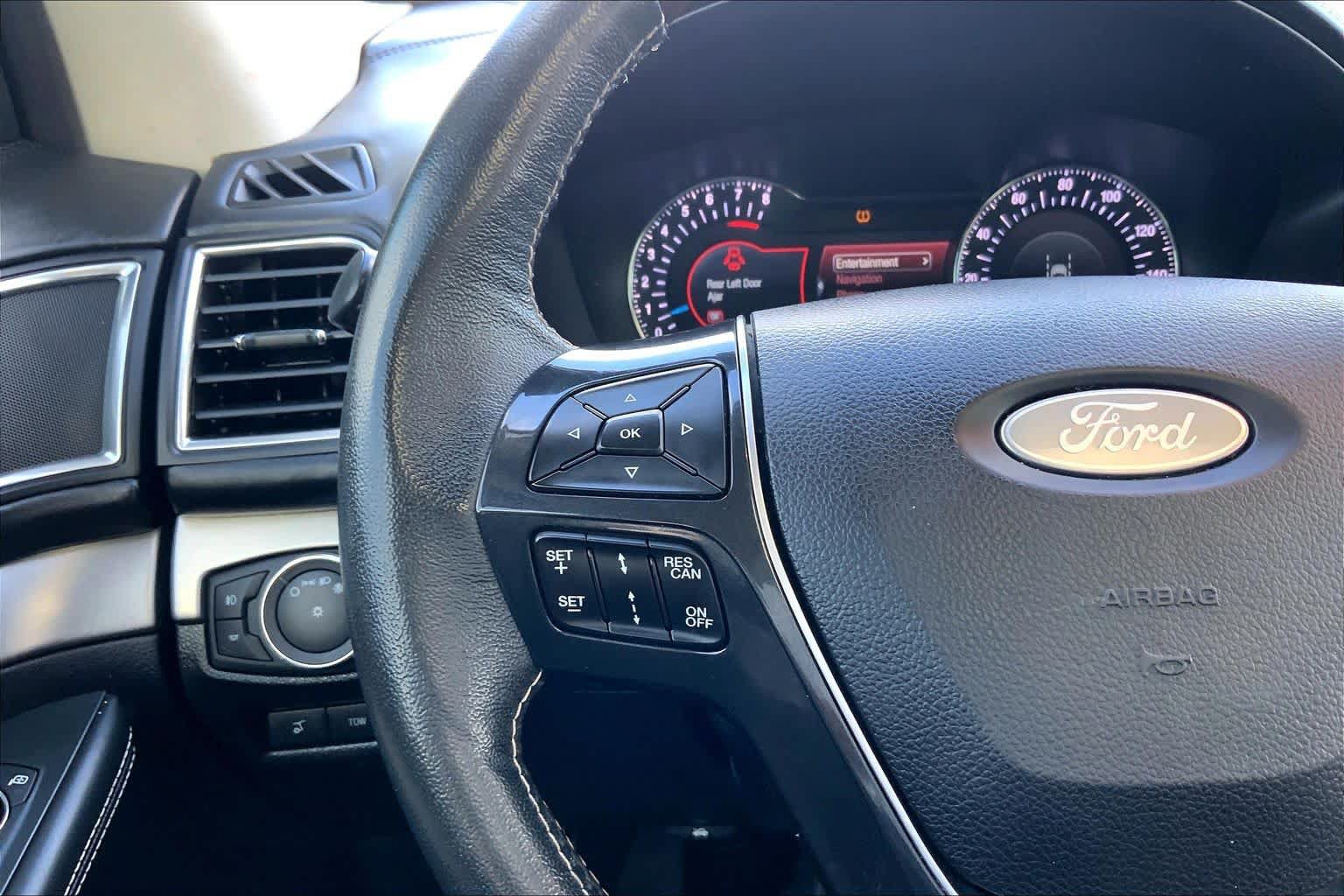Used 2019 Ford Explorer Platinum AWD/4WD image 24