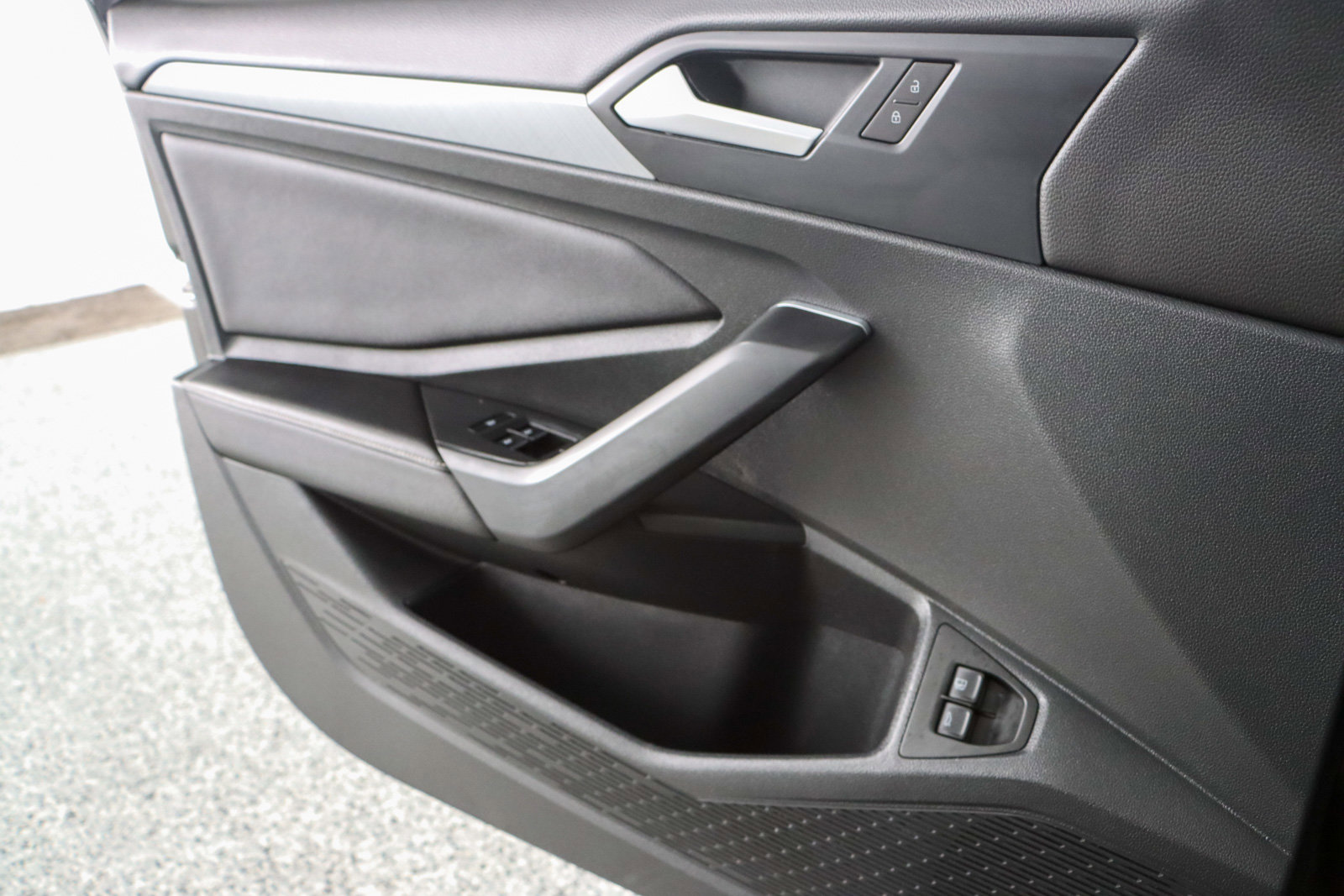 Used 2024 Volkswagen Jetta SE image 22