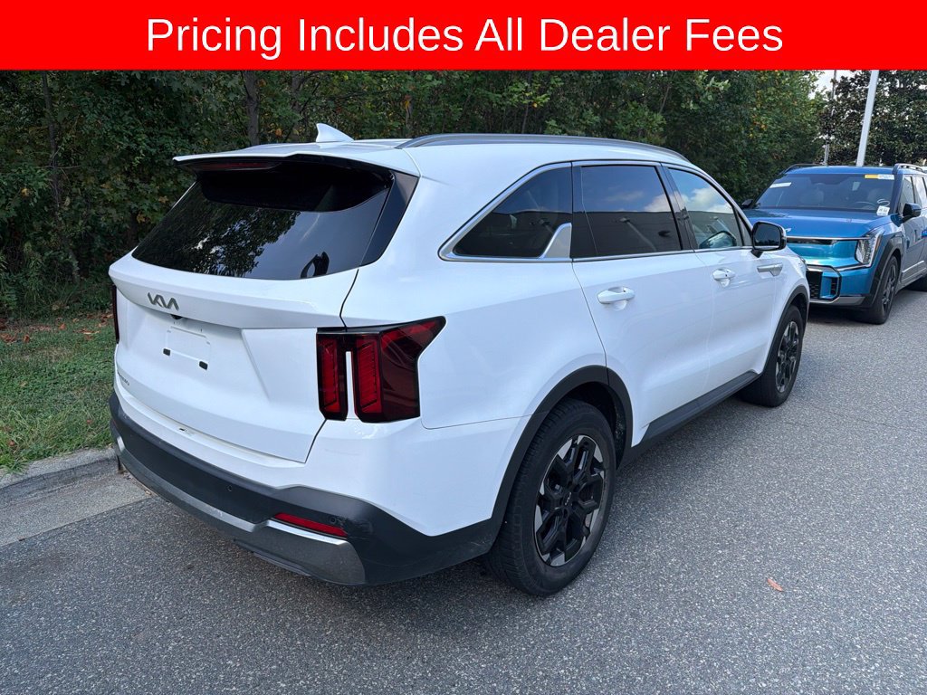 Used 2024 Kia Sorento S FWD image 6