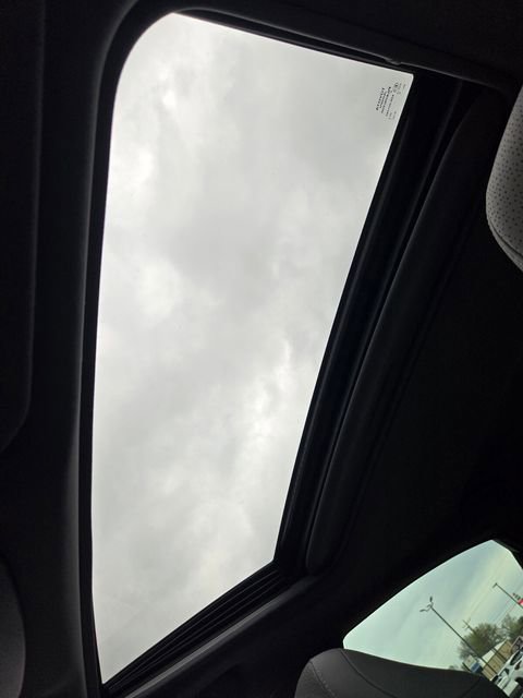 Used 2019 Toyota Avalon Limited image 10