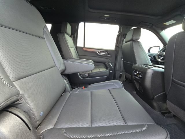 Used 2026 GMC Yukon XL Denali w/ Sun & Power Step Package AWD/4WD image 16