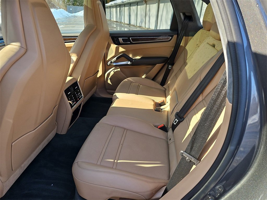 Used 2021 Porsche Cayenne Turbo image 36