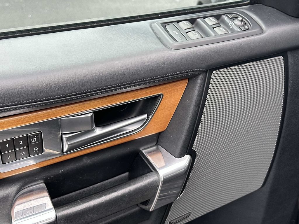 Used 2015 Land Rover LR4 HSE LUX AWD/4WD image 16
