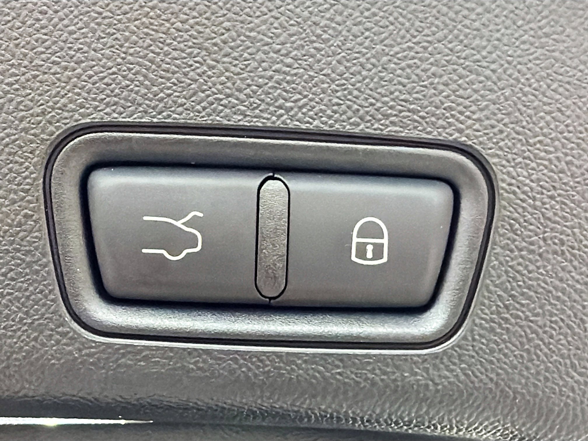 Certified 2024 Maserati Grecale GT image 13