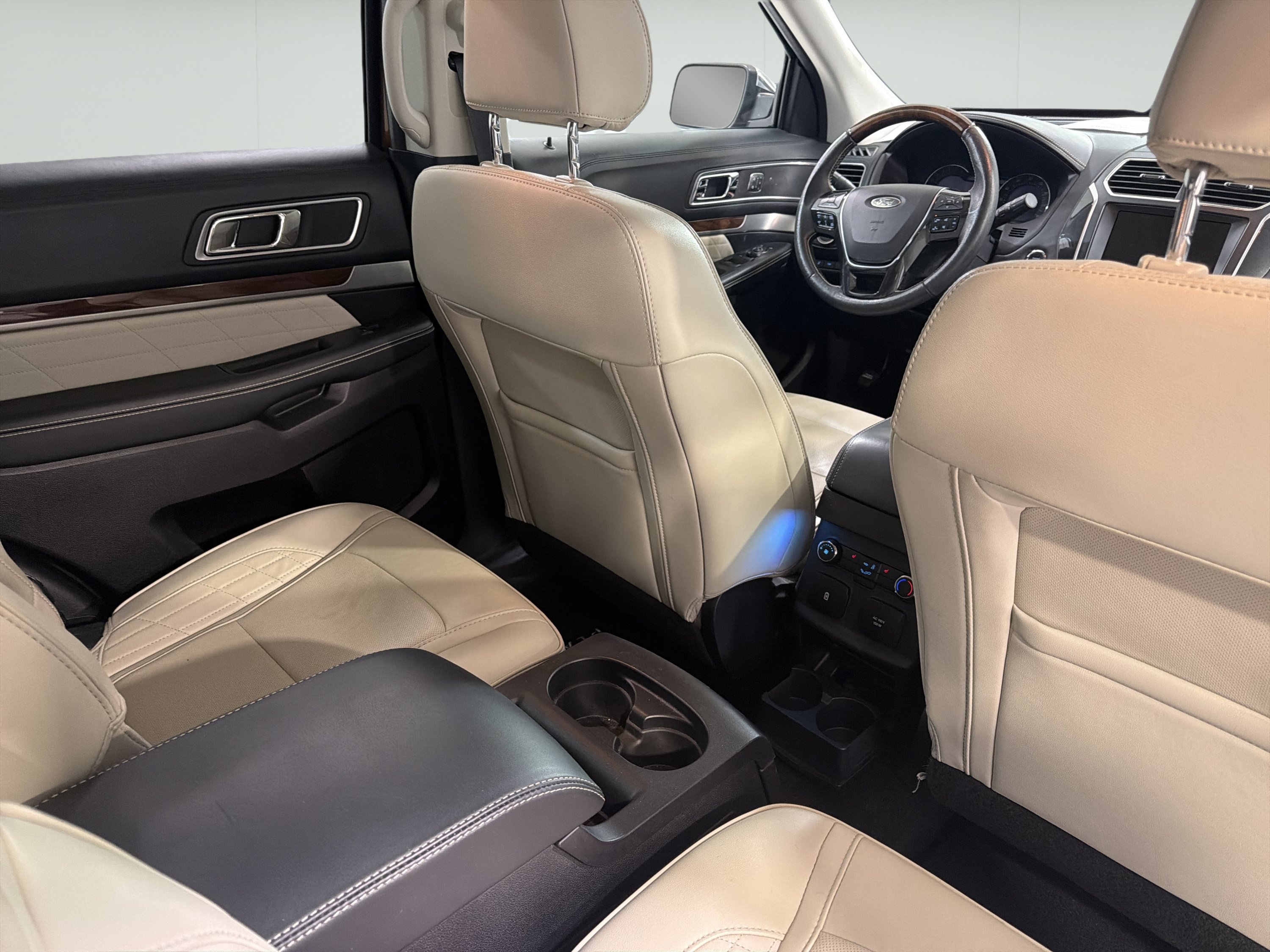 Used 2017 Ford Explorer Platinum AWD/4WD image 13