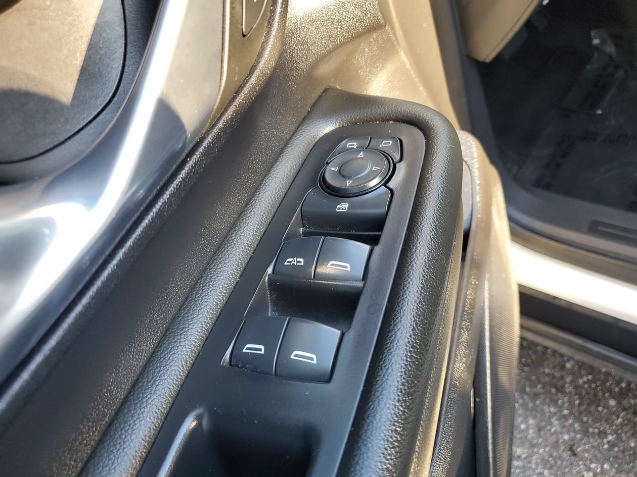 Used 2024 GMC Terrain SLE FWD image 17