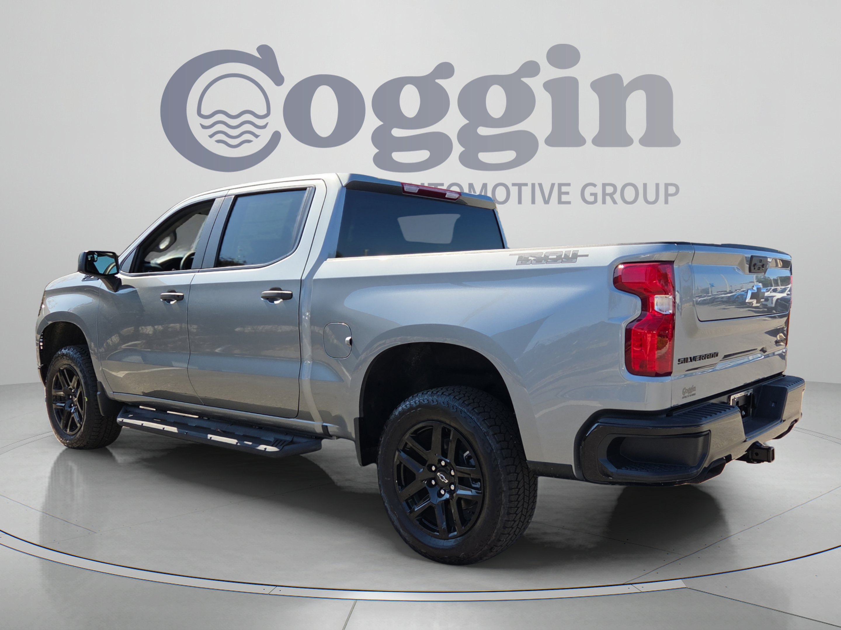 New 2026 Chevrolet Silverado 1500 Custom Trail Boss w/ Dark Appearance Package AWD/4WD image 4