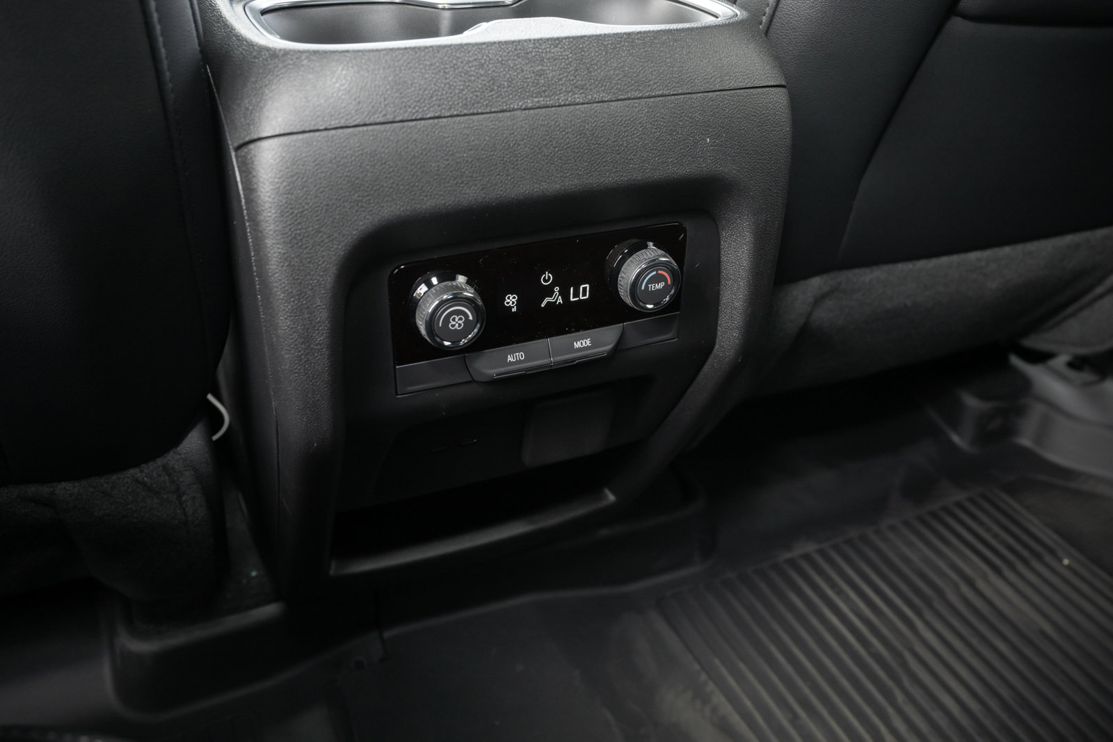 New 2026 Chevrolet Traverse LT w/ Driver Confidence Package image 33