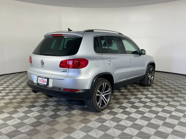 Used 2017 Volkswagen Tiguan SEL AWD/4WD image 26