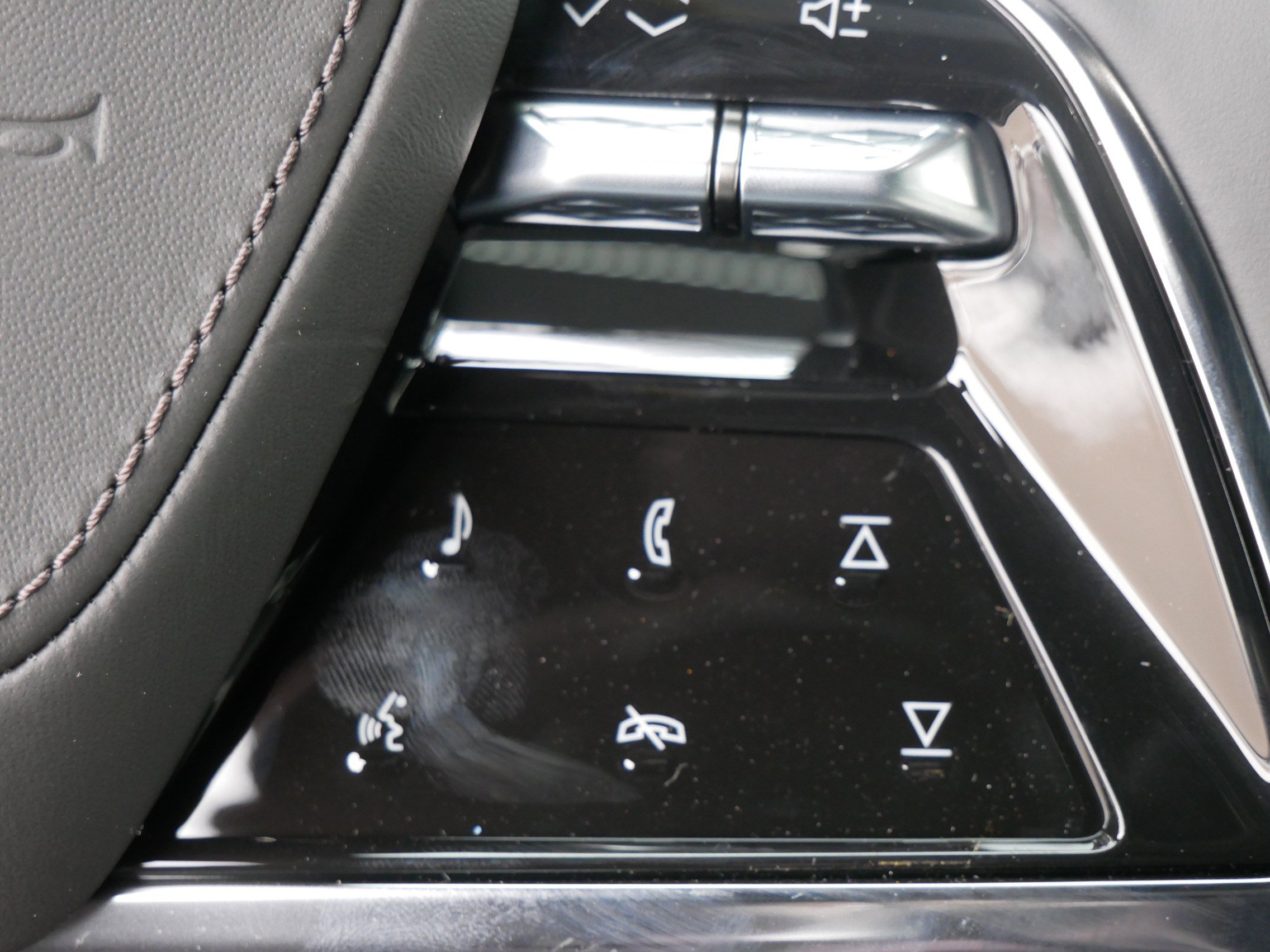 New 2026 Cadillac Escalade Platinum Sport w/ LPO, ONYX Package image 24