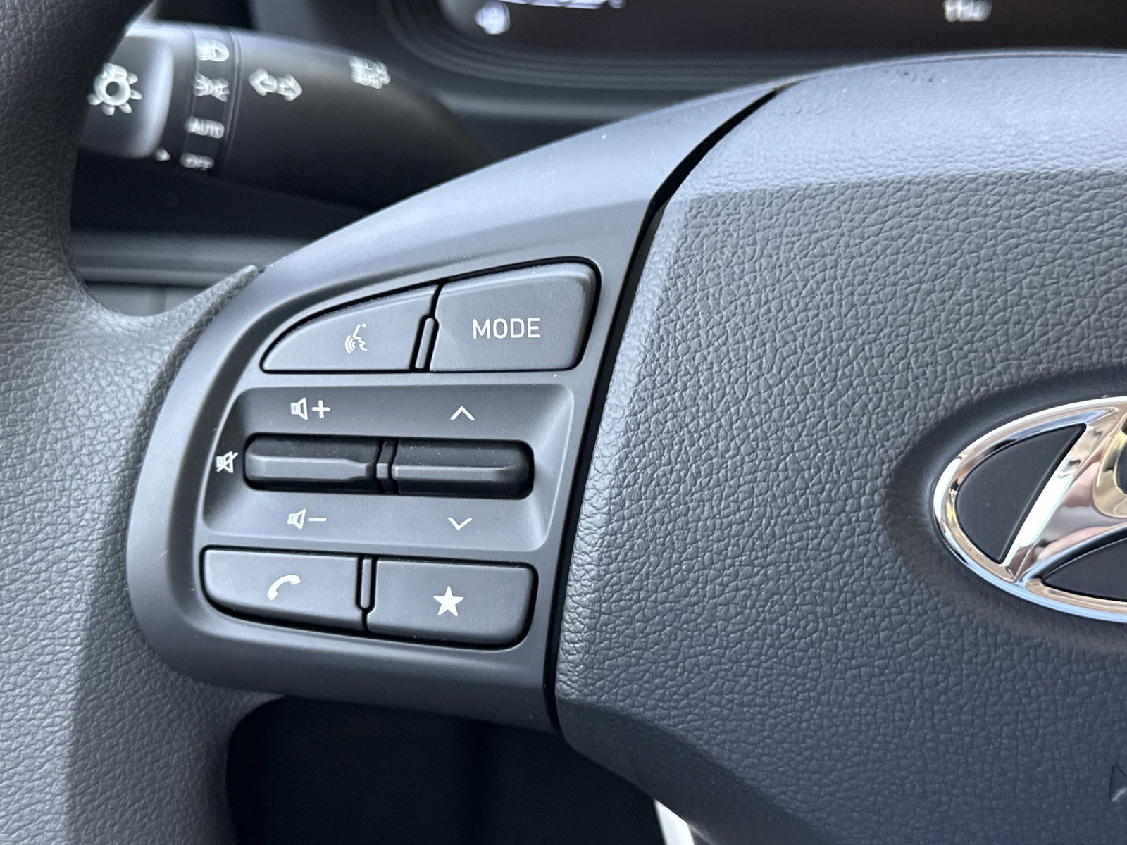 New 2026 Hyundai Venue SE image 9