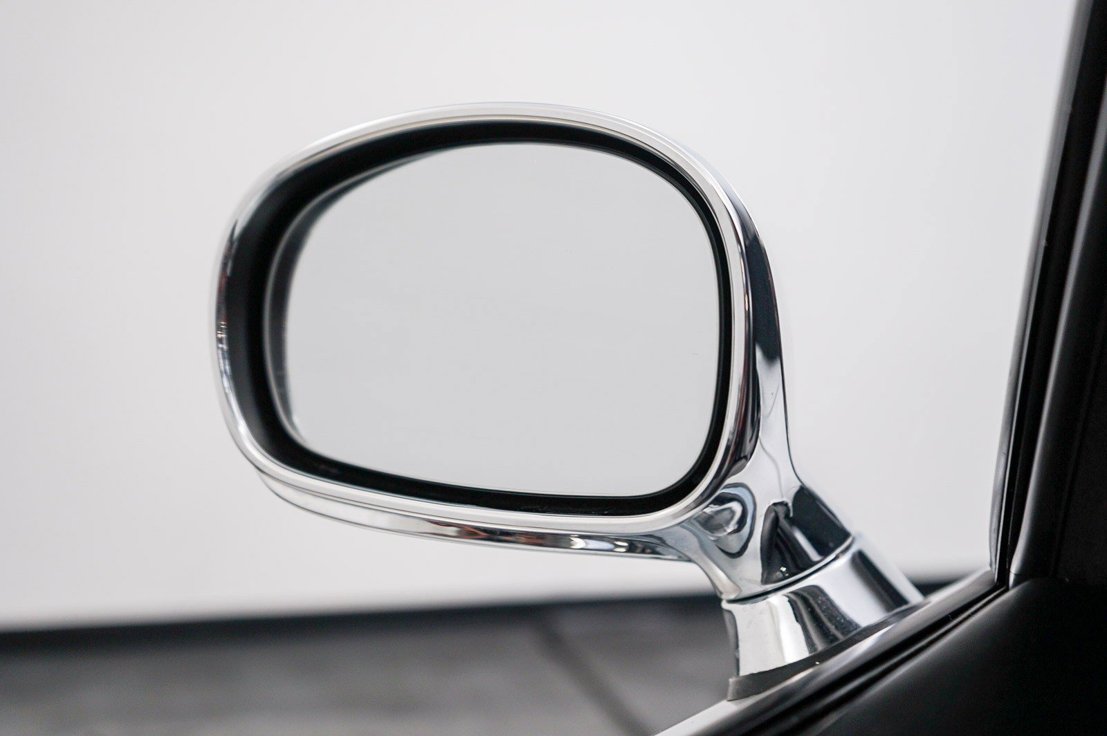 Used 2003 BMW Z8 image 41