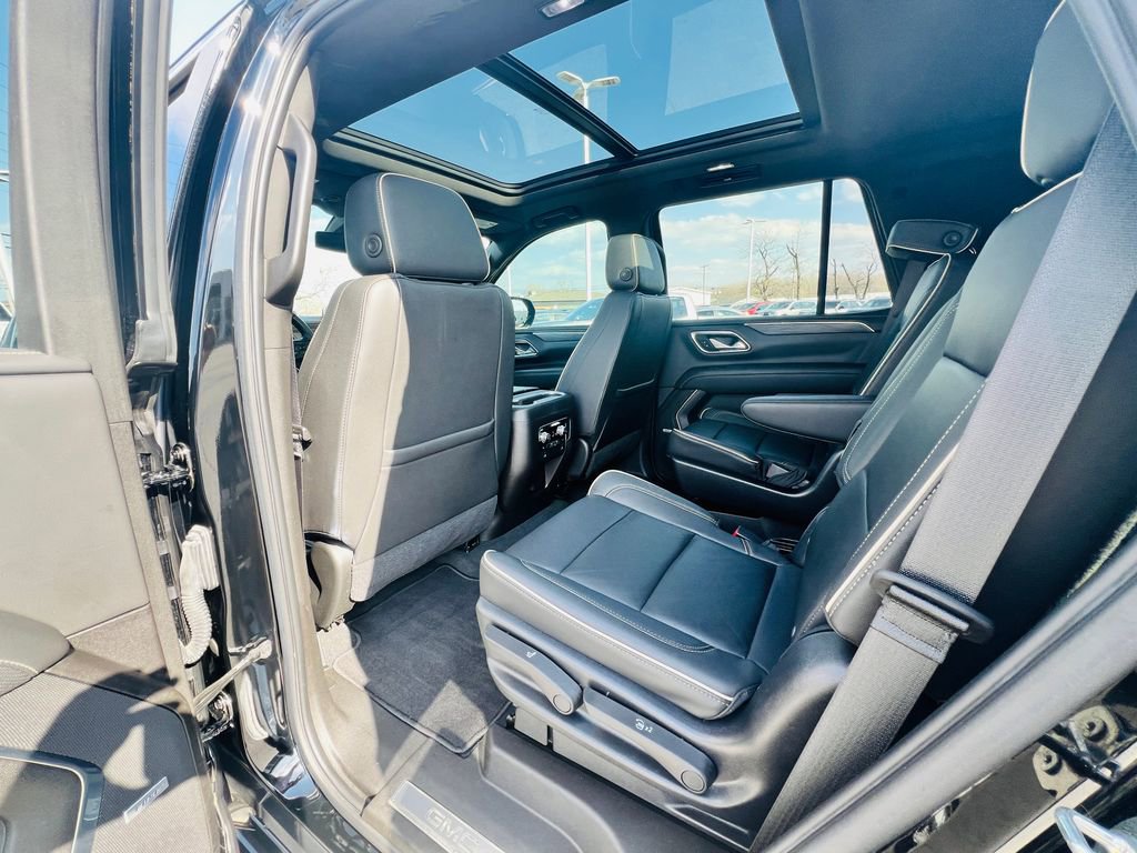 Used 2021 GMC Yukon SLT w/ SLT Premium Package image 34