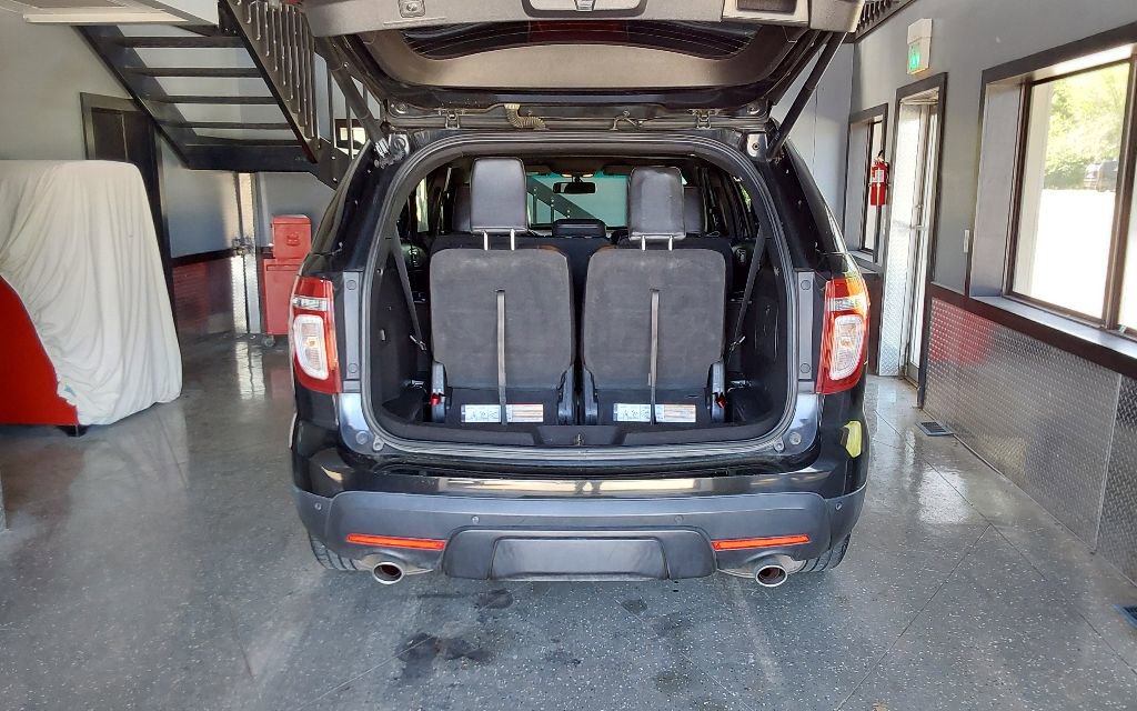 Used 2014 Ford Explorer XLT w/ Equipment Group 202A FWD image 19