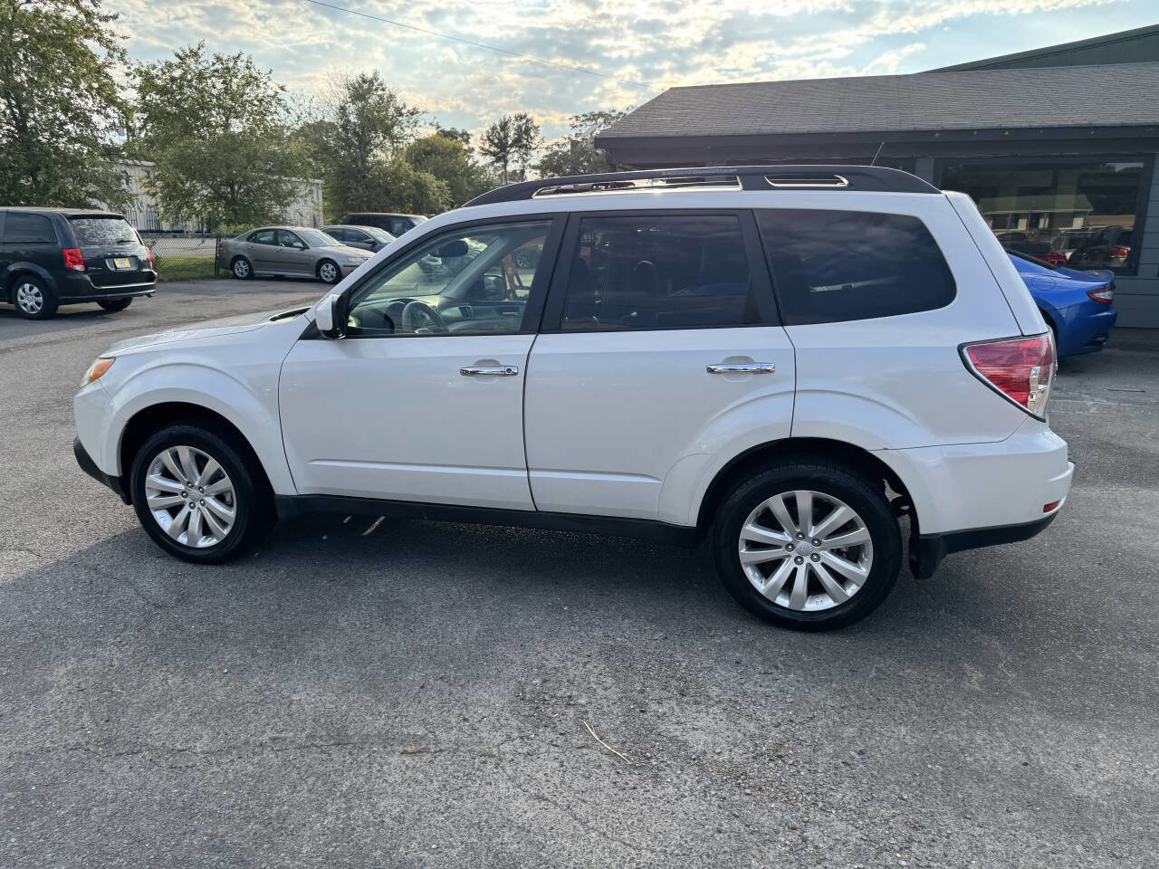 Used 2013 Subaru Forester 2.5X Premium w/ Popular Pkg 3 image 7