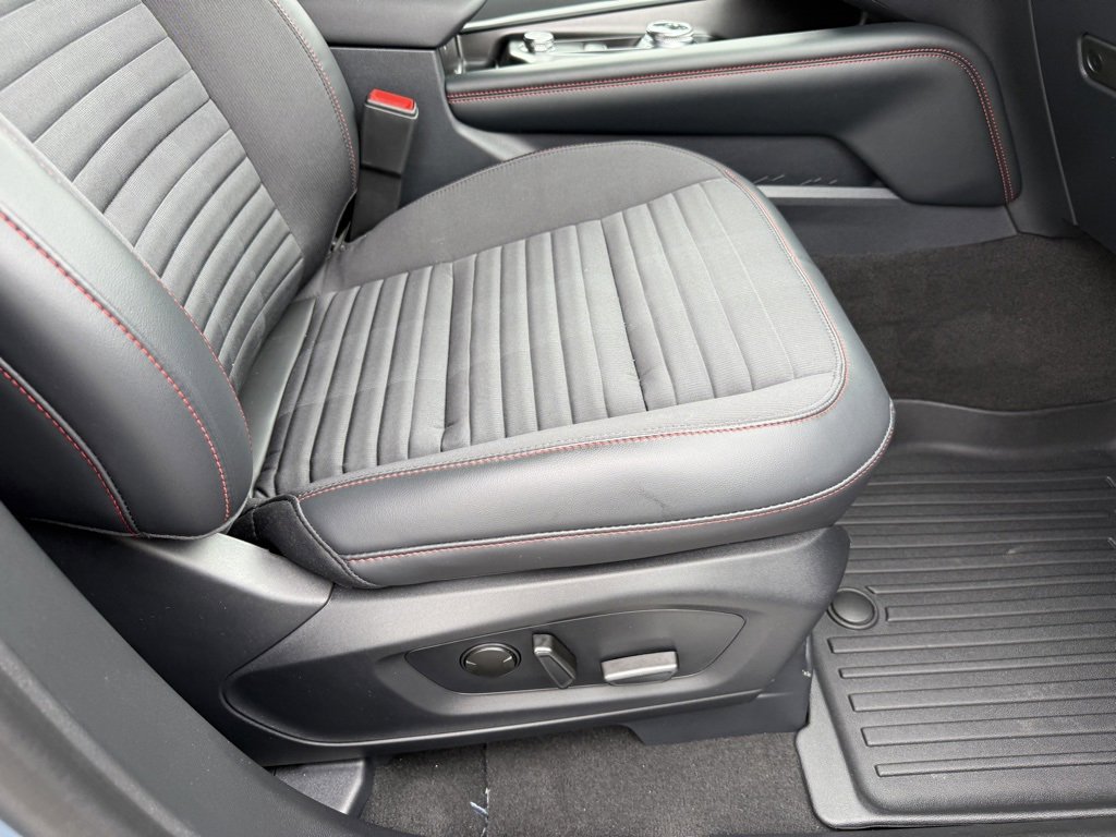 Used 2025 Ford Explorer ST-Line w/ Premium Package image 42