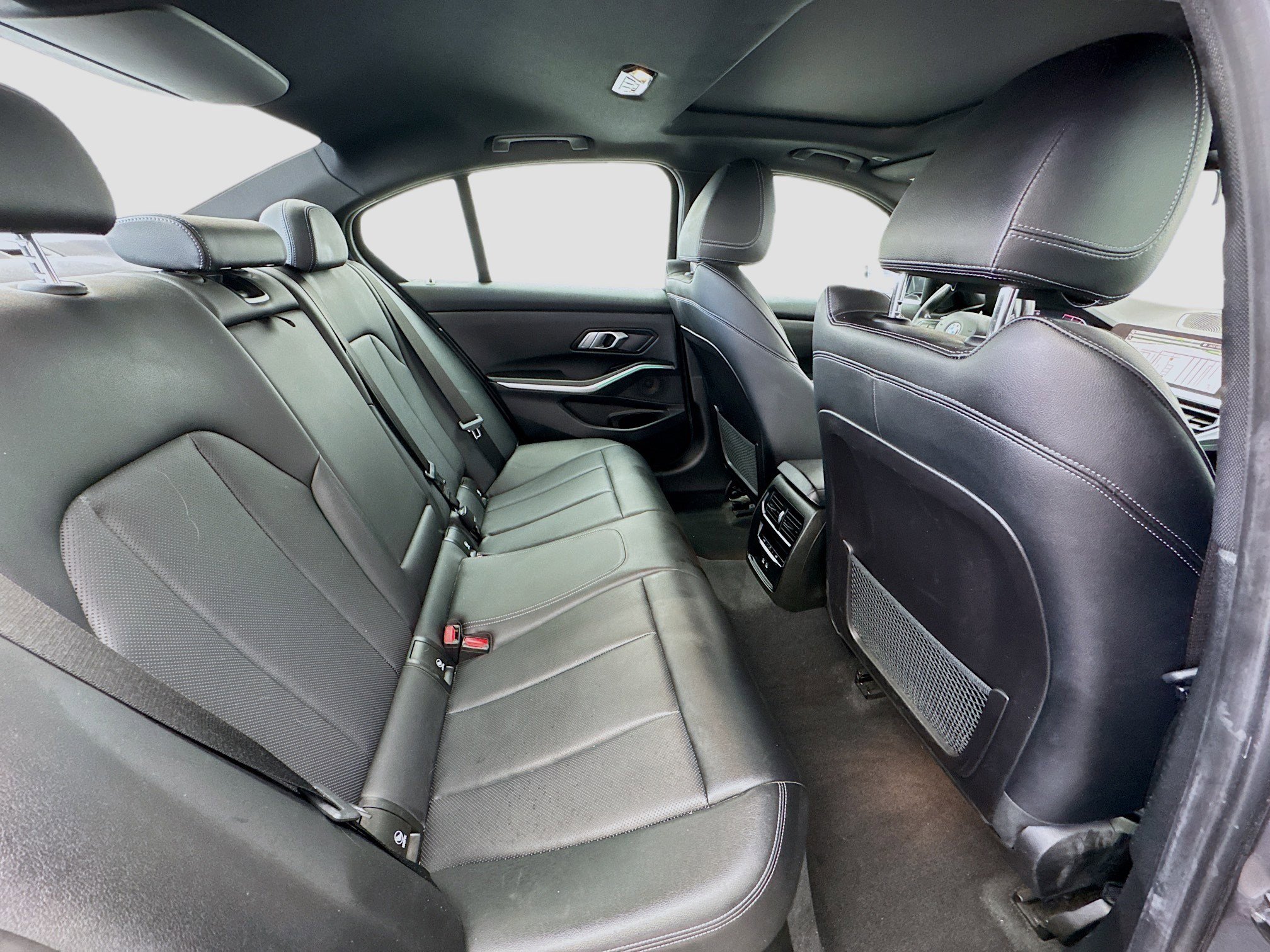 Used 2022 BMW 330i Sedan w/ Premium Package image 19