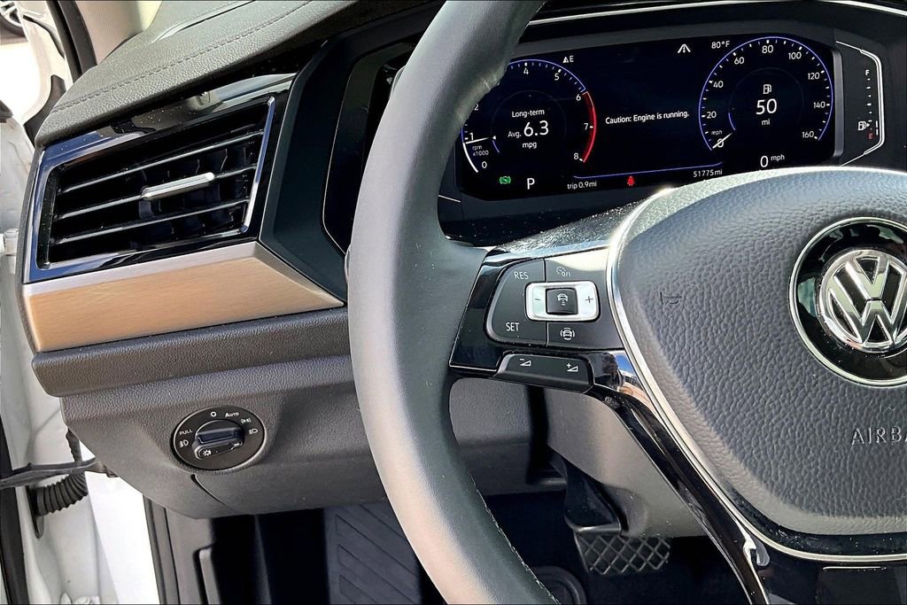 Certified 2020 Volkswagen Jetta SEL Premium image 24