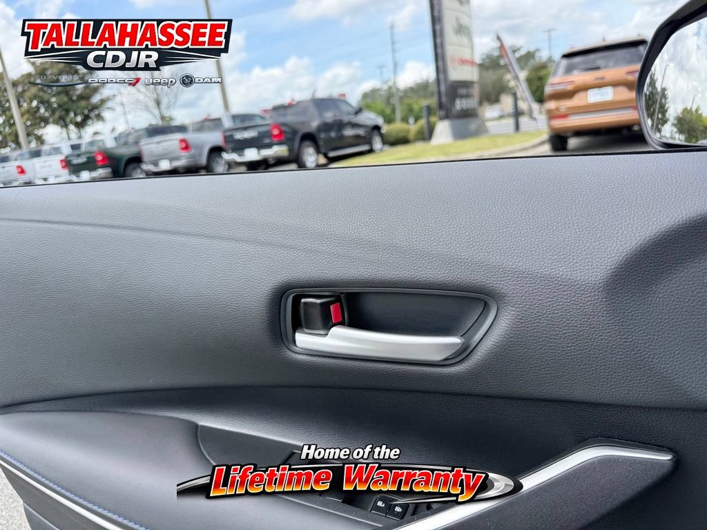 Used 2022 Toyota Corolla SE FWD image 19