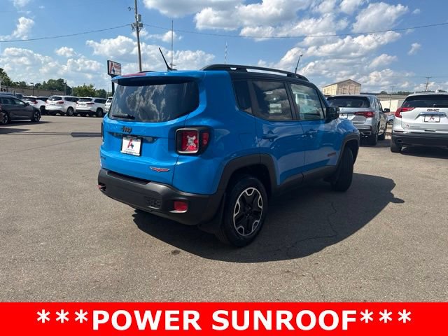 Used 2015 Jeep Renegade Trailhawk w/ Popular Equipment Group AWD/4WD image 3