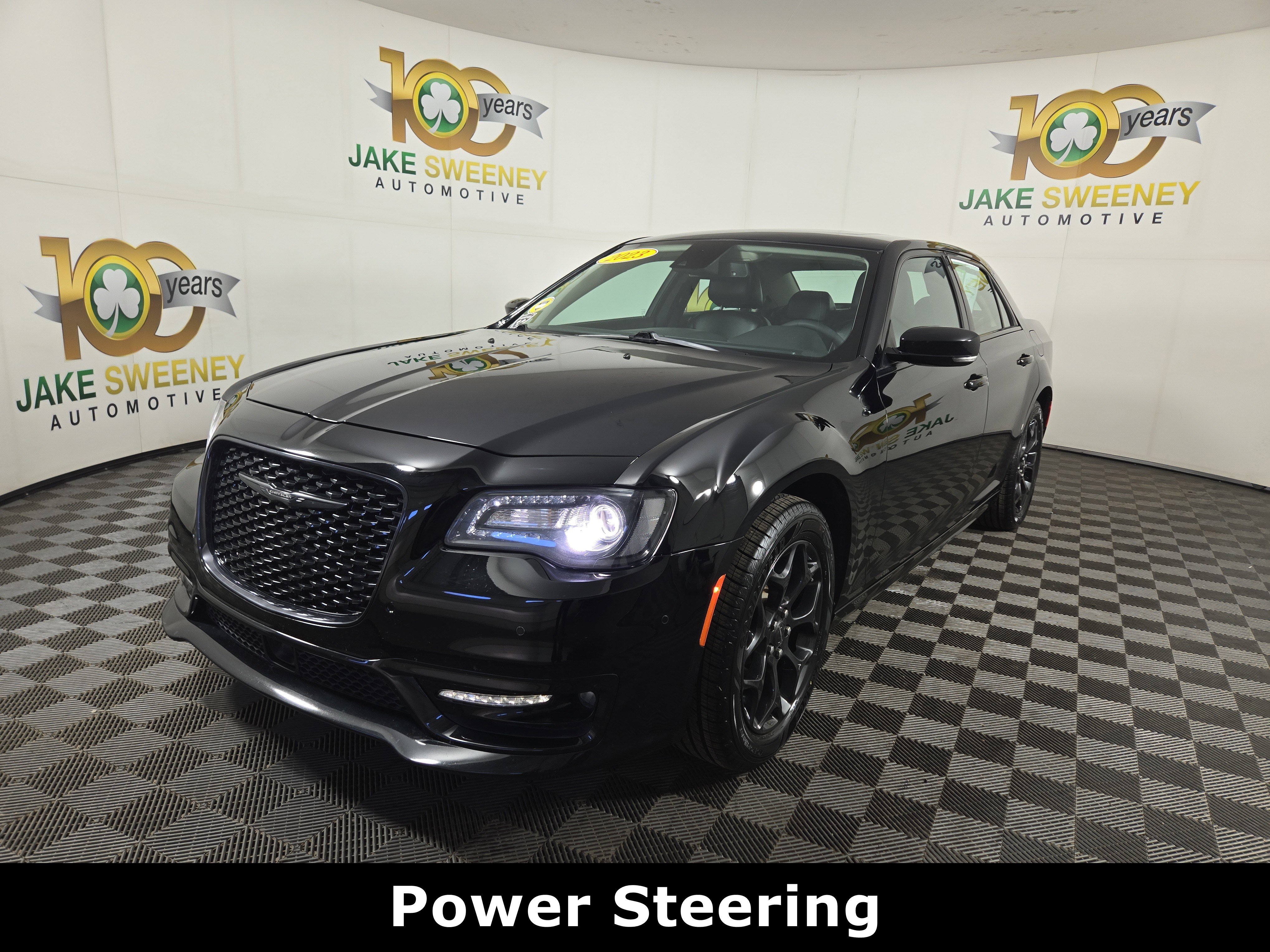 Used 2023 Chrysler 300 Touring L w/ Popular Equipment Group image 3