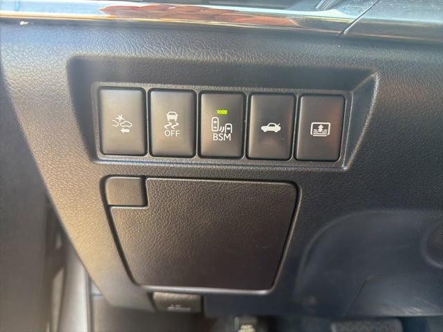 Used 2017 Toyota Avalon Limited w/ All Weather Liner Package image 4