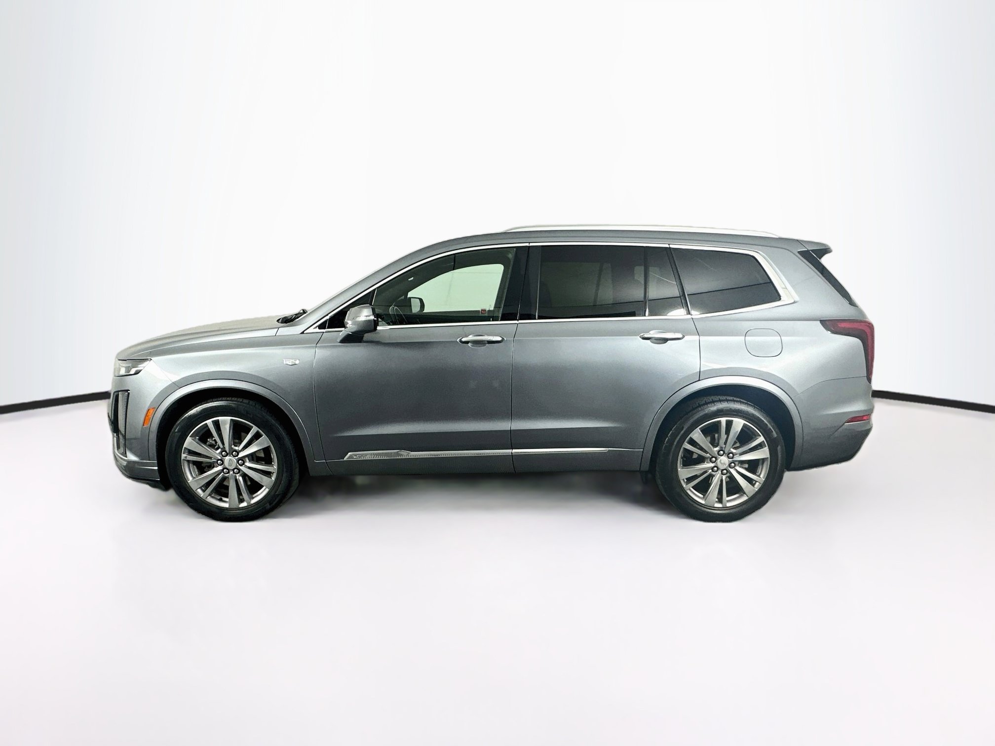 Used 2022 Cadillac XT6 Premium Luxury FWD image 4