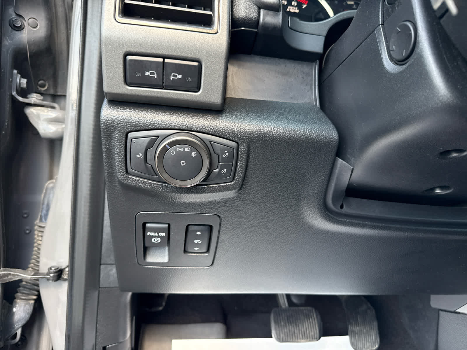Used 2020 Ford F150 Raptor w/ Equipment Group 802A Luxury AWD/4WD image 16