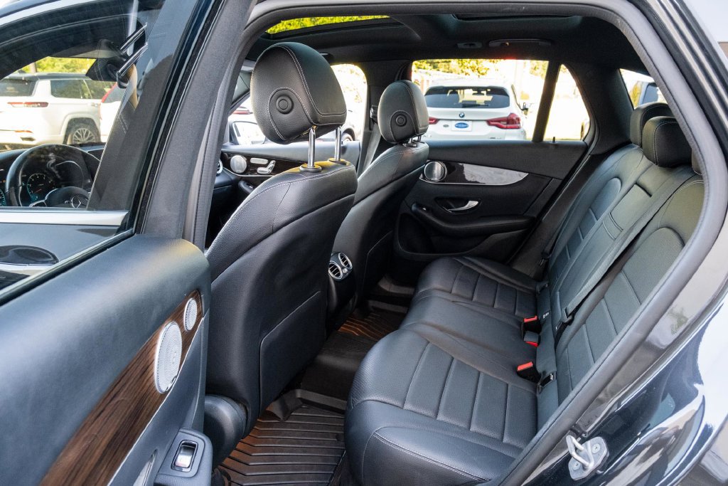 Used 2021 Mercedes-Benz GLC 300 4MATIC image 27