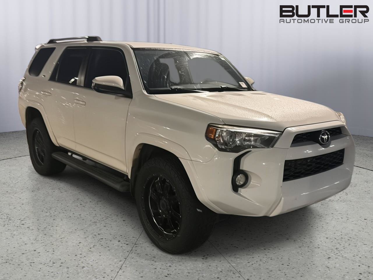 Used 2019 Toyota 4Runner SR5 AWD/4WD image 6