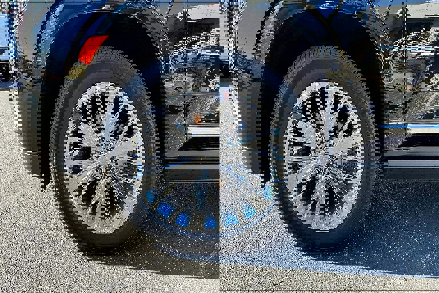 Used 2021 GMC Yukon Denali w/ Denali Premium Package image 8