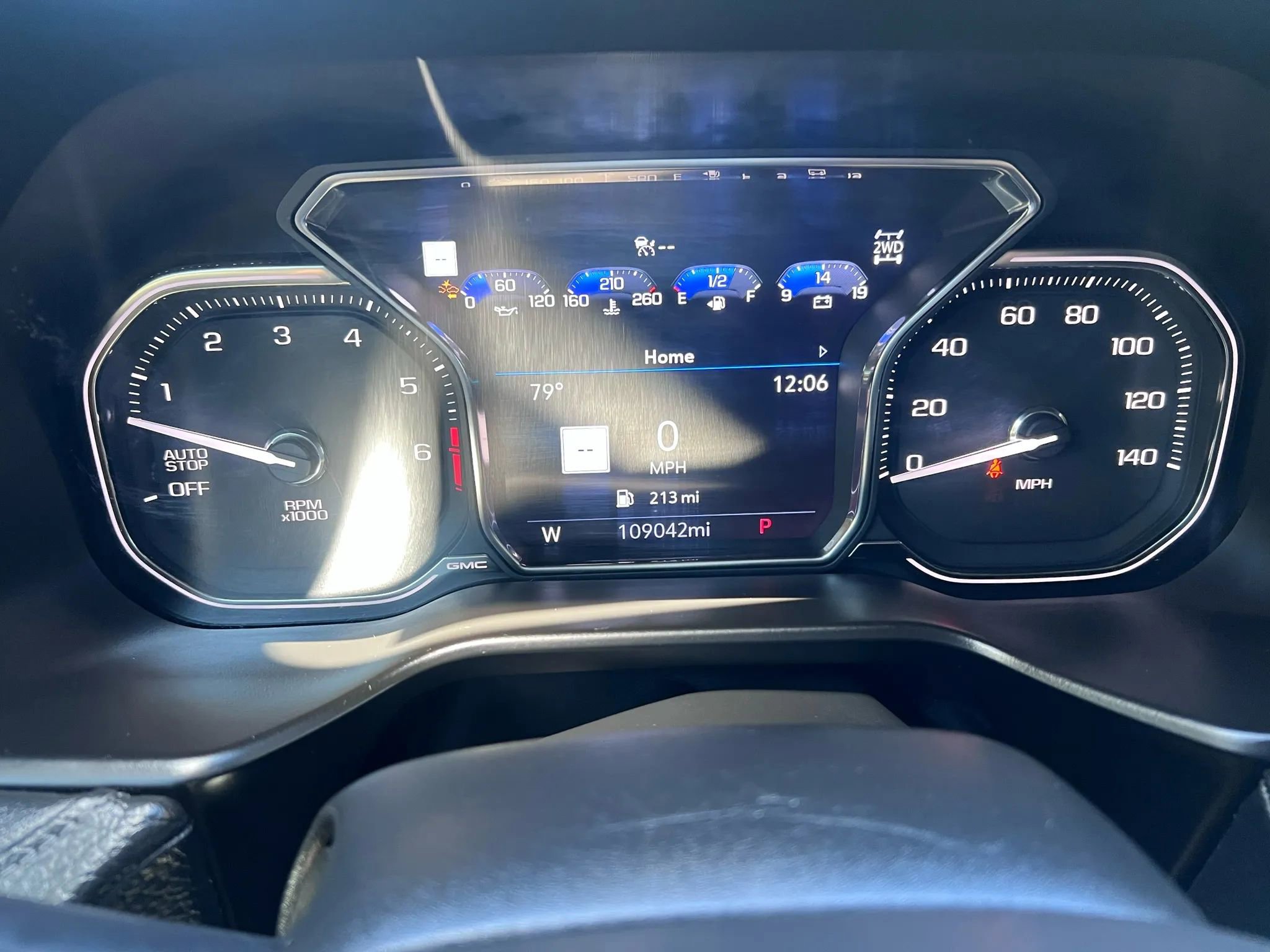 Used 2021 GMC Yukon XL Denali w/ Denali Premium Package image 21