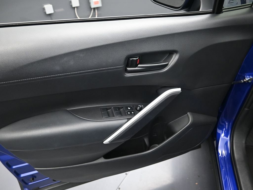 Used 2025 Toyota Corolla Cross LE image 10