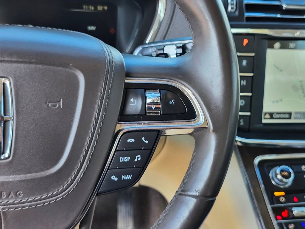 Used 2017 Lincoln Continental Select w/ Climate Package image 28