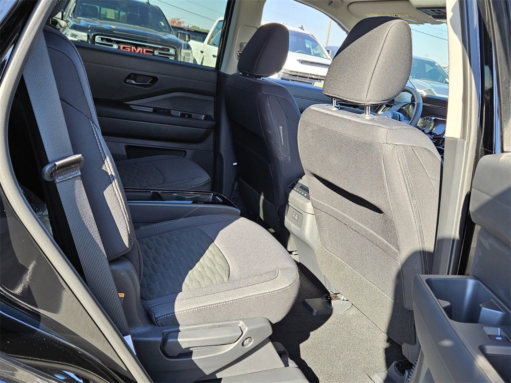 New 2025 Nissan Pathfinder SV w/ SV Premium Package image 13