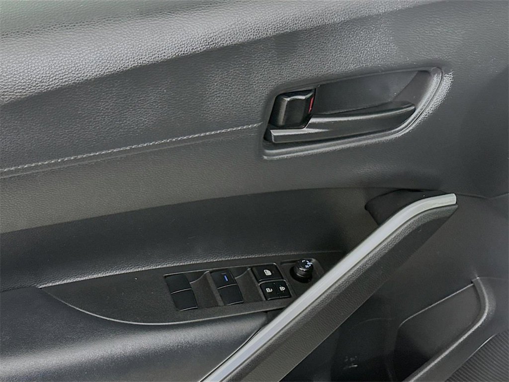 Used 2022 Toyota Corolla Cross LE image 21