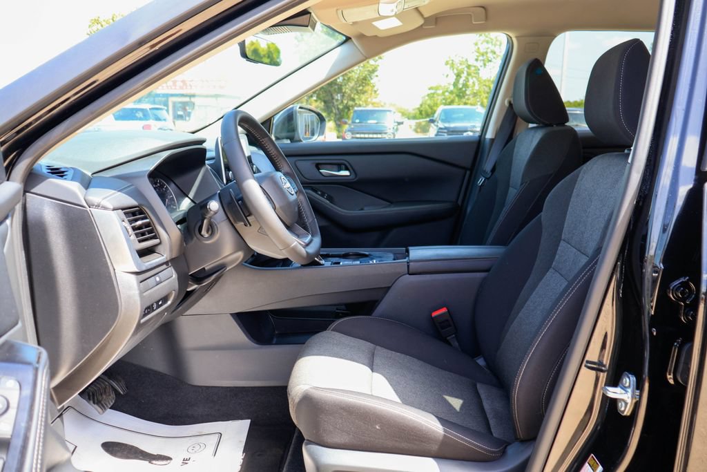 Certified 2026 Nissan Rogue SV w/ Cold Weather Package FWD image 7