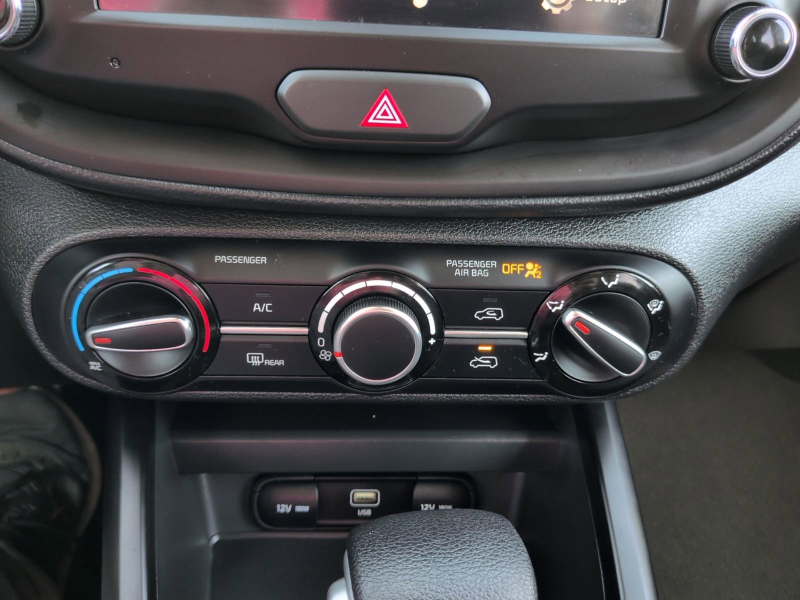 Used 2025 Kia Soul LX image 23