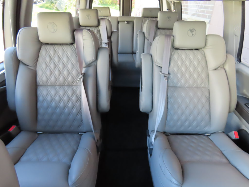 Used 2024 GMC Savana 2500 Extended w/ Driver Convenience Package RWD image 6