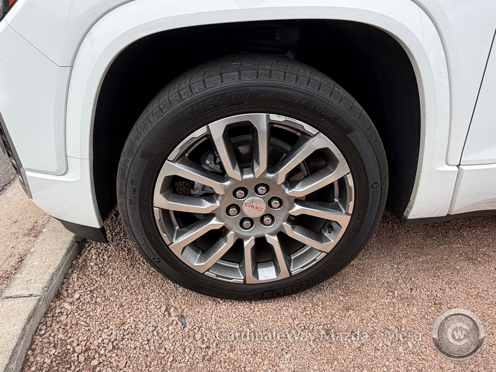 Used 2023 GMC Acadia Denali image 6