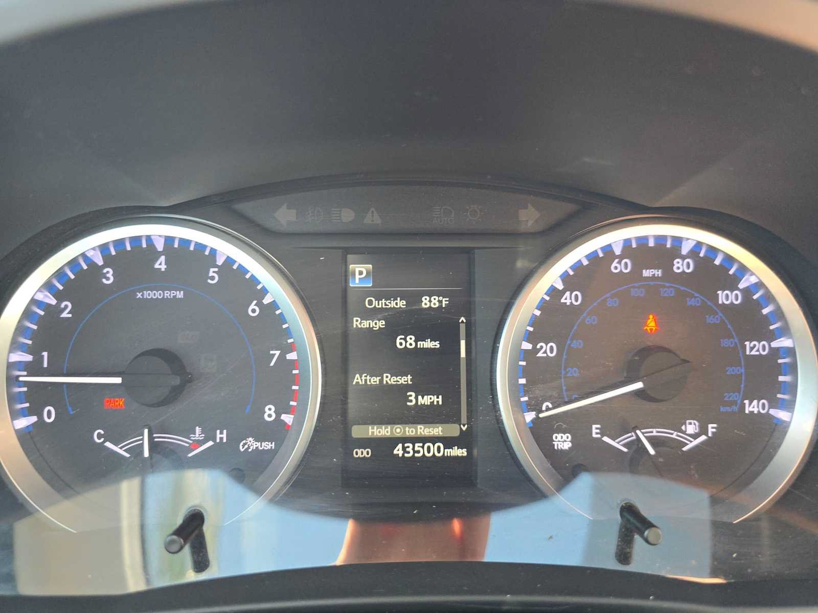 Used 2018 Toyota Highlander LE FWD image 24