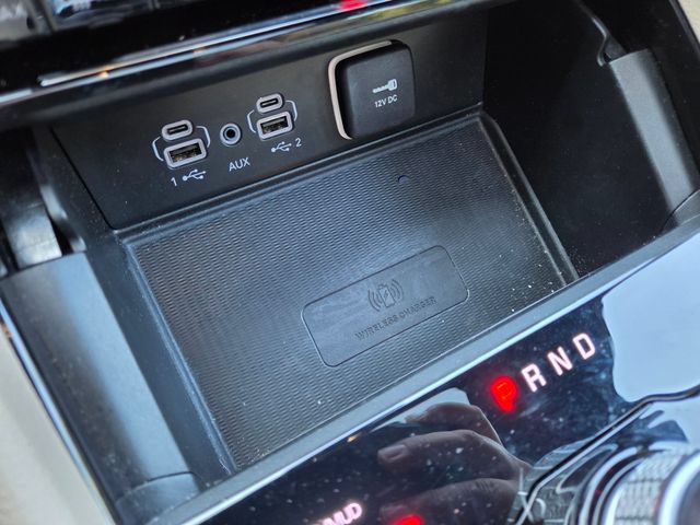 Used 2023 Jeep Grand Cherokee Limited w/ Luxury Tech Group II AWD/4WD image 21