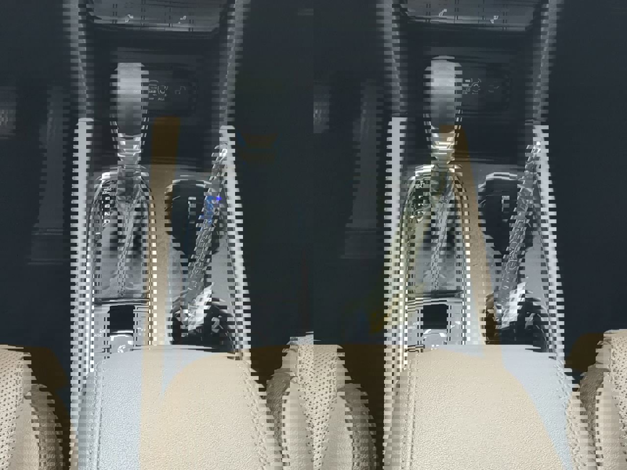 Used 2020 Hyundai Santa Fe SEL image 16