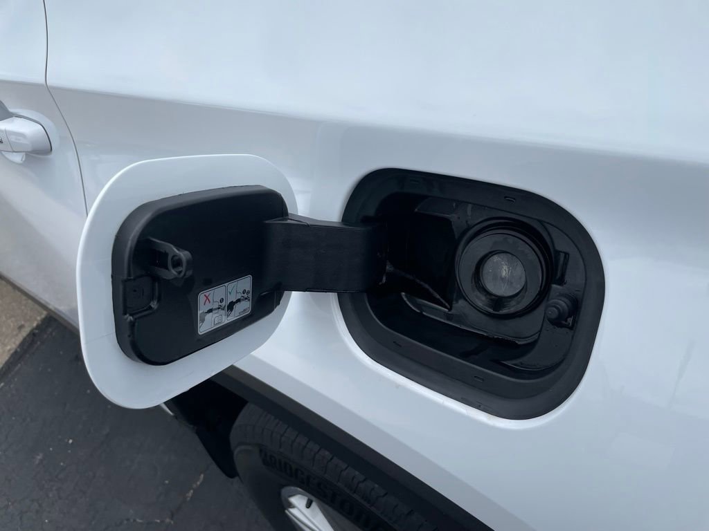 Used 2023 Chevrolet Traverse LT image 55