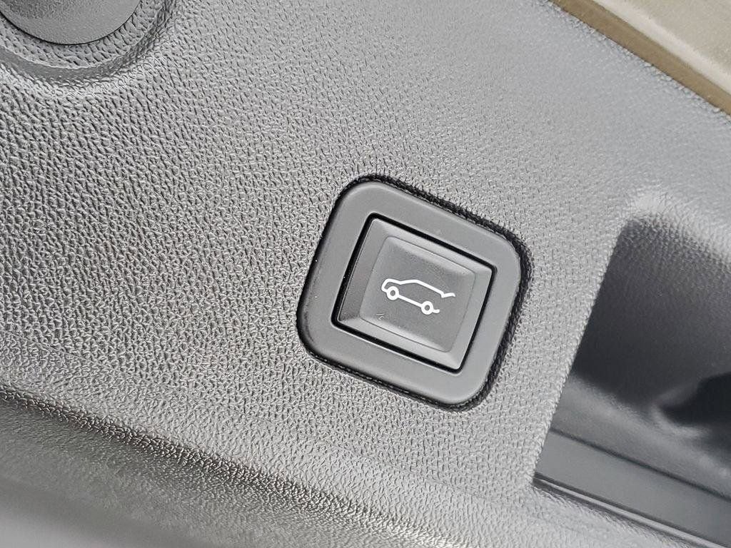 Used 2023 Chevrolet Equinox LT image 32