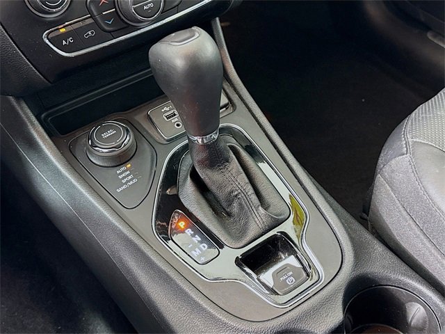 Used 2021 Jeep Cherokee Limited image 18