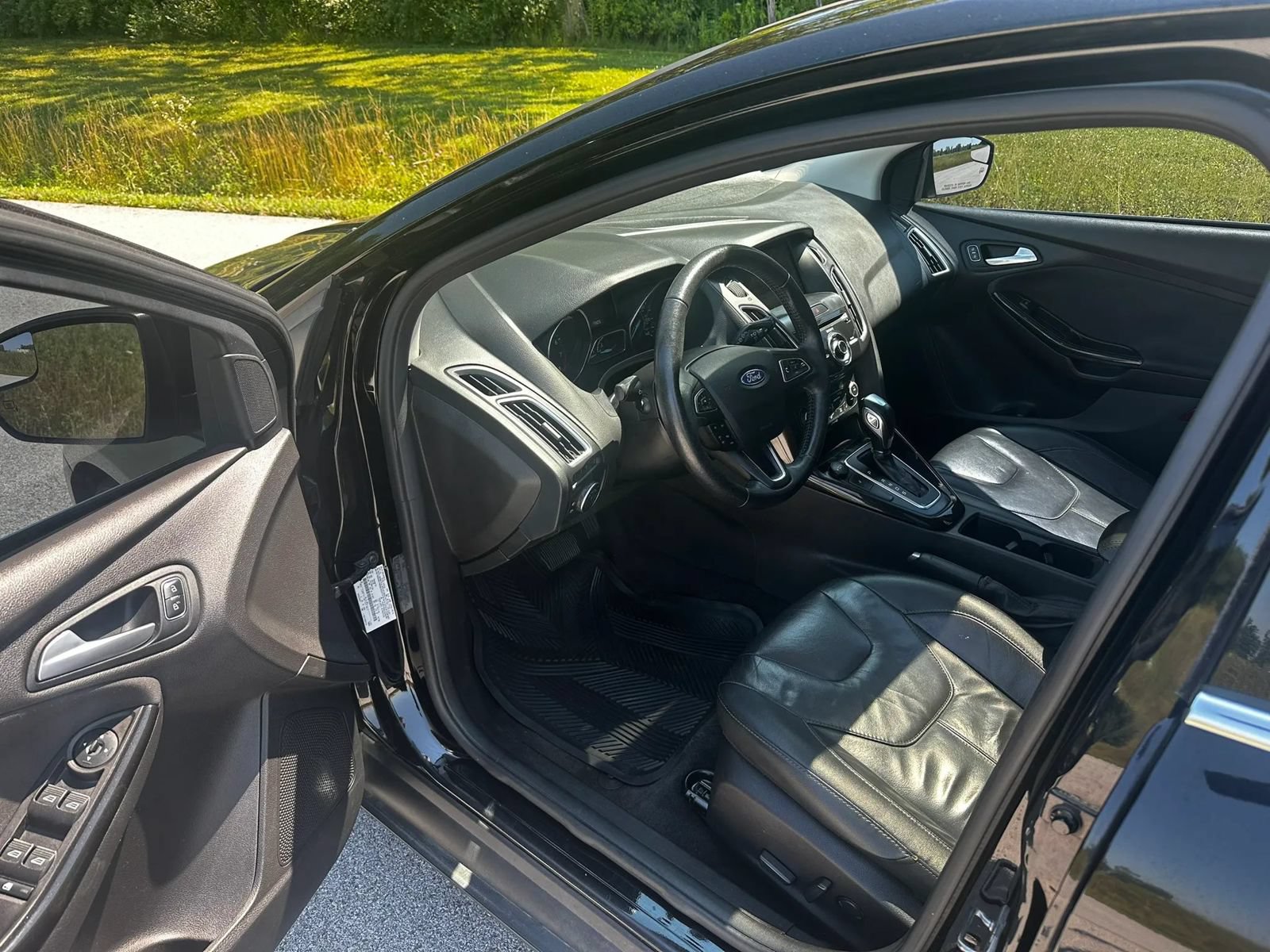 Used 2018 Ford Focus Titanium FWD image 9