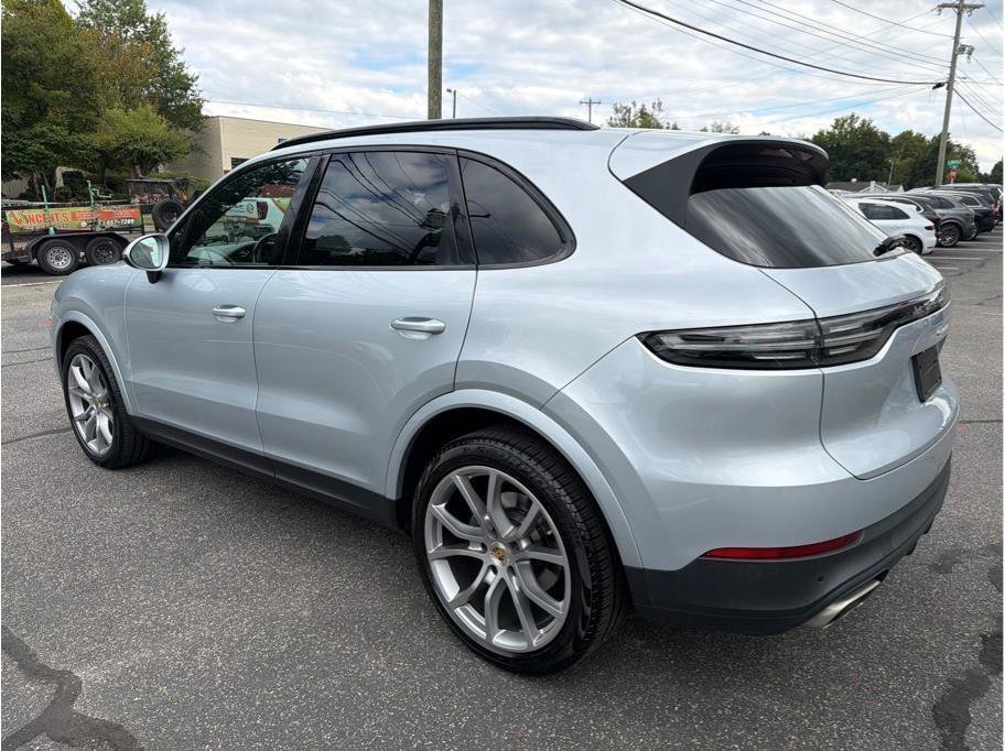 Used 2019 Porsche Cayenne S AWD/4WD image 4